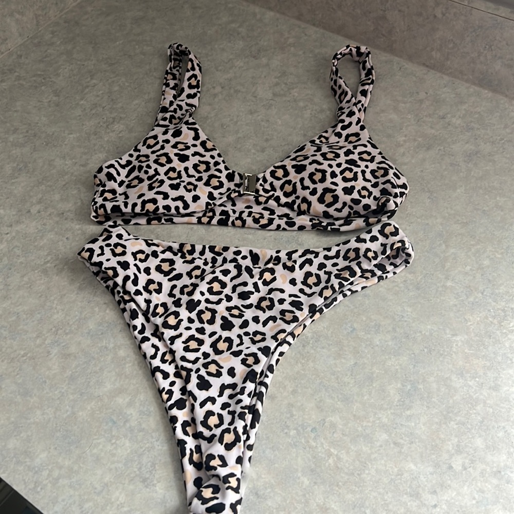 NWOT * Zaful Cheetah Print Swimsuit Size Small